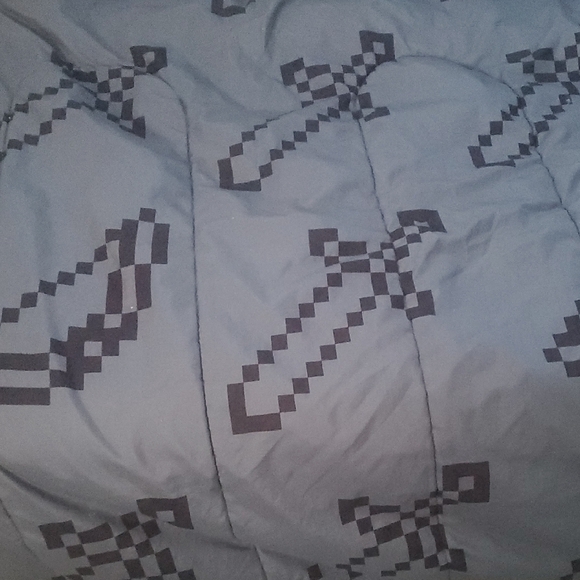 Minecraft Themed Comforter - Picture 3 of 5